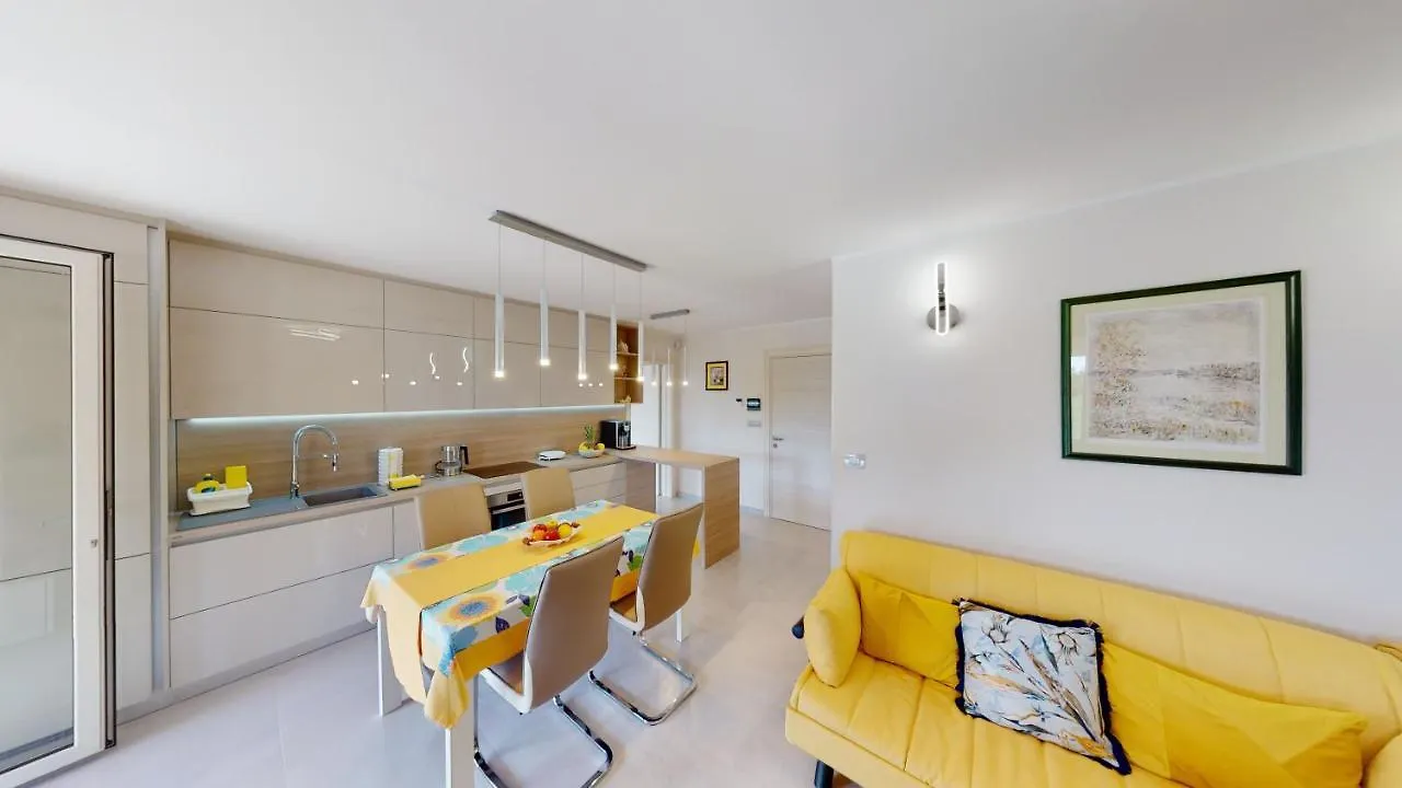 Design Apartment Emerald Viskovo 0*,